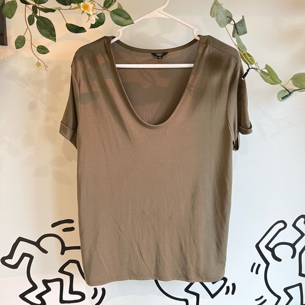 Guess Olive Green/Brown T-Shirt Size Medium